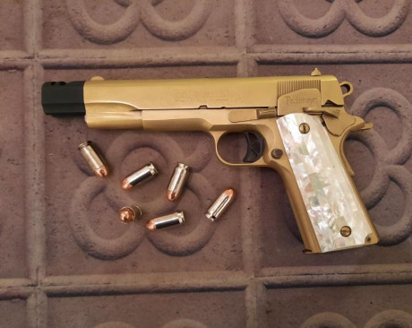 Por necesidad de espacio en la licencia me veo obligado a vender esta pistola Colt 1911 .45 acp Pachmayr 02