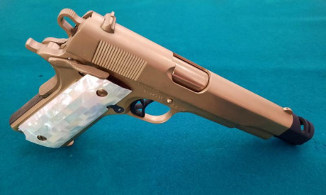 Por necesidad de espacio en la licencia me veo obligado a vender esta pistola Colt 1911 .45 acp Pachmayr 01