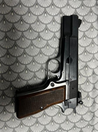 Se vende Pistola BROWNING 9 mm 350 €

https://it.wikipedia.org/wiki/Browning_HP 00