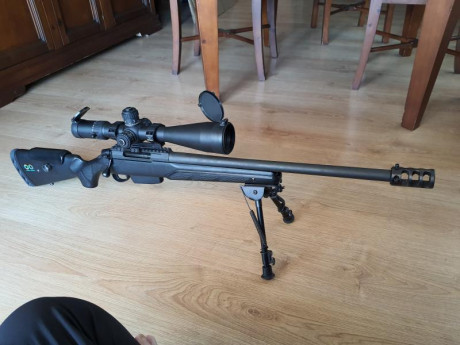 El Tikka T3 tactical es un rifle de precisión ligero, pero con cañón pesado. Calibre 308 WIN. Muy práctico 01
