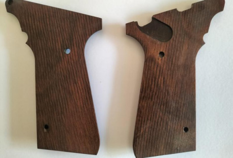 Vendo 2 tipos de cachas para BROWNING BUCKMARK :
-Cachas originales en madera con sello Browning, en perfecto 00