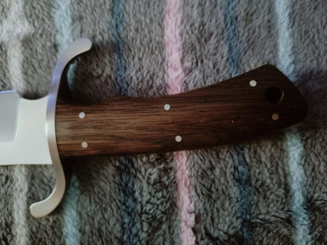 Vendo cuchillo Böker Bowie 121547.
Está totalmente nuevo.
Viene en su caja original.
Especificaciones 00