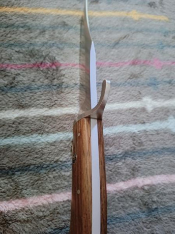 Vendo cuchillo Böker Bowie 121547.
Está totalmente nuevo.
Viene en su caja original.
Especificaciones 11