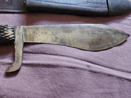   Cuchillo  Montañero.Tambien llamado Viriato. Fabricado en la Fabrica Nacional de Toledo FNT. Dotación 12