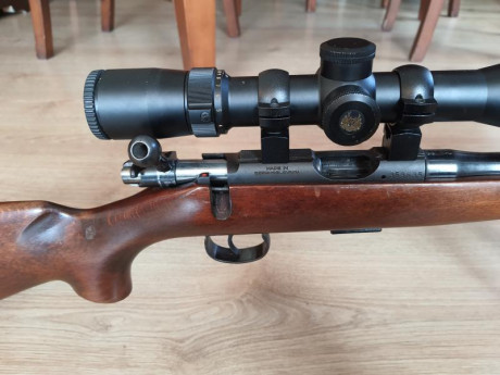 Se vende carabina marca BRNO
Calibre 22 LR
Modelo 2-E
Cañón de 62 cm
Alza graduable en altura y deriva. 02