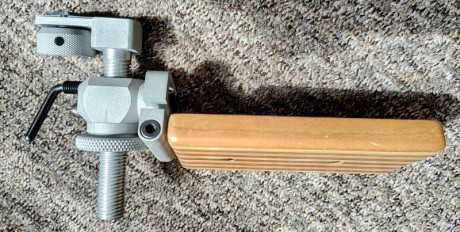 Vendo esta seta prácticamente a estrenar fabricada por Unique y válida para otras marcas.
Pido 150€. 00