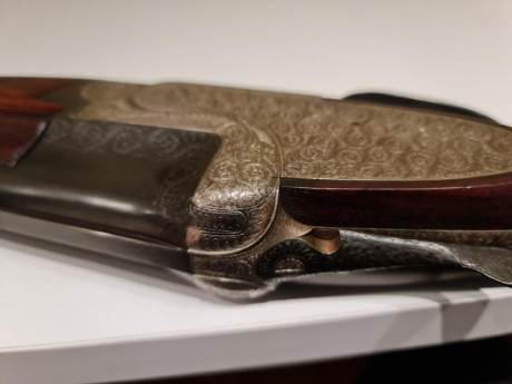 Se vende escopeta superpuesta Ugartechea 
-modelo 153
-calibre 12/70
-cañones de 72 cm
- 7 y 9 décimas 01