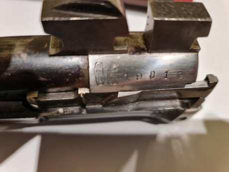 Se vende escopeta superpuesta Ugartechea 
-modelo 153
-calibre 12/70
-cañones de 72 cm
- 7 y 9 décimas 11