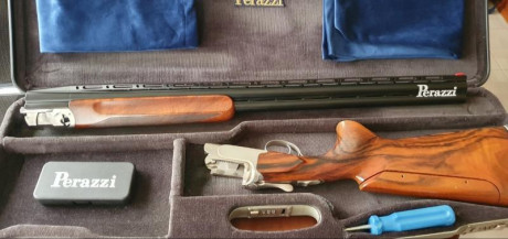 Perazzi modelo MX8 Trap calibre 12, longitud de cañón 75 cm , dos y una estrellas fijas , Banda/Solista 00