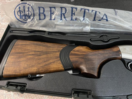 Se vende beretta upland A400 con kick off en perfecto estado mui poco uso se compró en el 2022 y se a 01