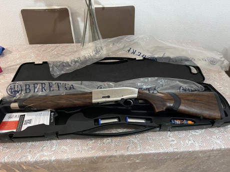 Se vende beretta upland A400 con kick off en perfecto estado mui poco uso se compró en el 2022 y se a 00