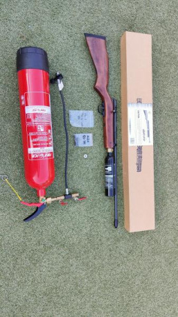 Por no usarla, vendo carabina QB79 de CO2 calibre 5,5, botella con valvula on/off para cerrar el paso 02