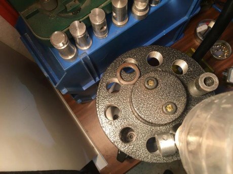 Hola  vendo   Maquina de recarga (100 euros negociables ). La maquina se encuentra en Madrid, mando enlace 01