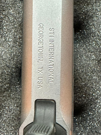 Se vende pistola STI EDGE CROMADA, calibre 9x19,

Esta como nueva, muy poco uso, adquirida recientemente, 170