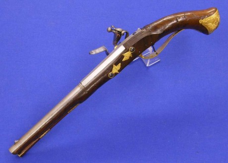 Voy a colocar unas fotos de un arma larga alemana de llave de mecha del siglo XVI. 91