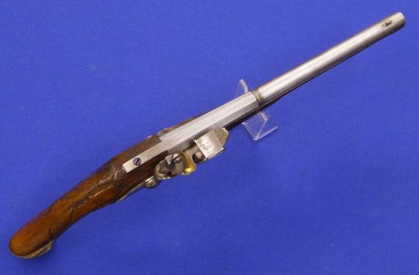 Voy a colocar unas fotos de un arma larga alemana de llave de mecha del siglo XVI. 100
