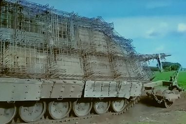 Buenos días a todos, carristas y asimilados, je, je.
Después de una larguísima temporada sin entrar por 152