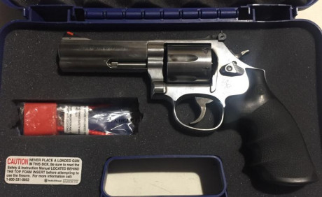 Hola compañeros:
Me queda poco tiempo para vender mis últimas armas o irán al chatarrero.
Espero que esta 01