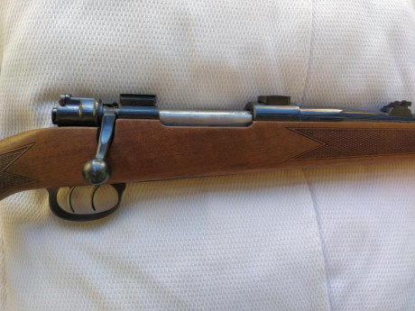 Vendo por exceso rifle Kettner 30.06 en perfecto estado. Habrá tirado un par de cajas de balas. Muy buena 01