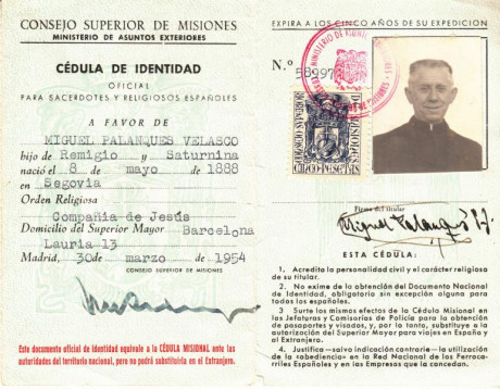  EN RECUERDO Y HOMENAJE A LOS QUE YA NO ESTÁN. 

Si pones en  GOOGLE    PASAPORTES EN LA MEMORIA   da 162