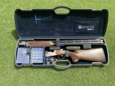 Se vende beretta 694 Sporting cañón 76cm, diestro, calibre 12 como que fuese nueva. Tiene 10 meses y dos 02