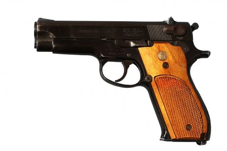Hola compañeros, quisiera que me informaseis de la  Smith & Wesson Model 39-2 , es que un amigo su 00