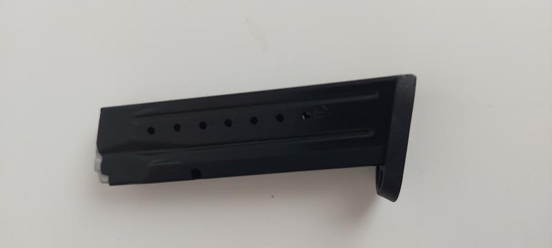 Lo vendo por 30€..esta nuevo. 17 rouns se encuentra en Barcelona.. entrega en mano 01