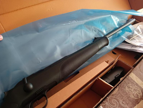 Se vende esta unidad nueva en su caja solo para las fotos, es el modelo profesional en 30-06.
3500 euros, 02