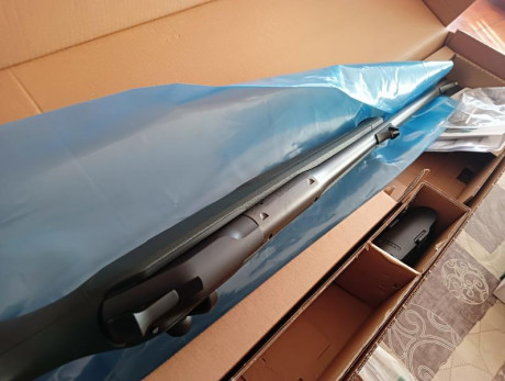 Se vende esta unidad nueva en su caja solo para las fotos, es el modelo profesional en 30-06.
3500 euros, 01