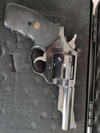 Vendo mi revolver Astra 357 magnum en 4 pulgadas en excelente estado como se podrá ver en las fotos, el 02