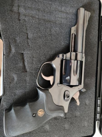 Vendo mi revolver Astra 357 magnum en 4 pulgadas en excelente estado como se podrá ver en las fotos, el 00