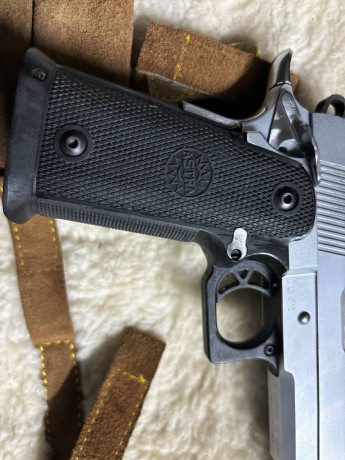 Se vende pistola SPS astra fabricada por Ceferino Massip del calibre 40sw, se entrega con funda de transporte 01