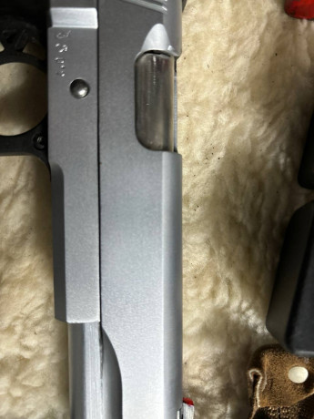Se vende pistola SPS astra fabricada por Ceferino Massip del calibre 40sw, se entrega con funda de transporte 00