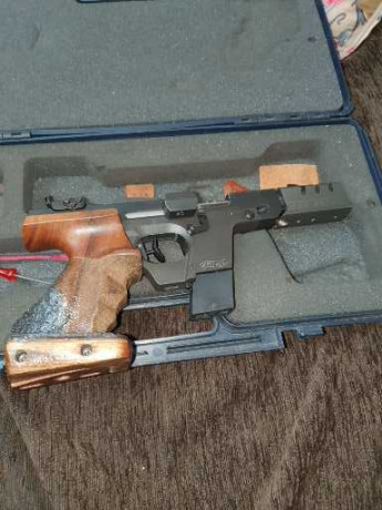 Buenas tardes:
Por enfermedad que me obliga a dejar el tiro ofrezco para vender una Walther GSP Exper 01
