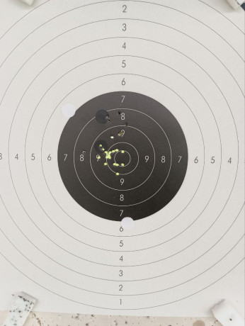 Bueno, para animar el foro un poco, propongo colgar fotos de dianas y arma usada para ello, pudiendo ser 151