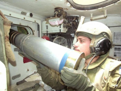 Saludos, carristas.

En la reciente feria Eurosatory 2022 han habido varias novedades en el tema de los 100