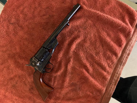 Un compañero vende revolver Uberti 1871 Richards, calibre 45 long colt, guiado en F.Es muy nuevo en excelente 00