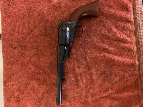 Un compañero vende revolver Uberti 1871 Richards, calibre 45 long colt, guiado en F.Es muy nuevo en excelente 10