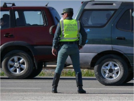 CARTA DE UN GUARDIA CIVIL
A PERE NAVARRO,DIRECTOR GENERAL DE TRÁFICO
Leo en el día de hoy sus nuevas declaraciones 32