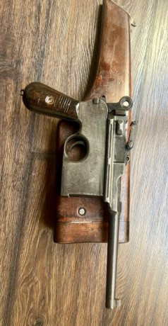 En venta mauser c96 de costados lisos, es de las primeras series de 1897.
Tiene todas las piezas coincidentes 01