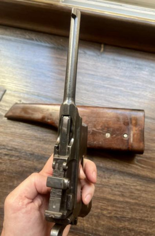 En venta mauser c96 de costados lisos, es de las primeras series de 1897.
Tiene todas las piezas coincidentes 00