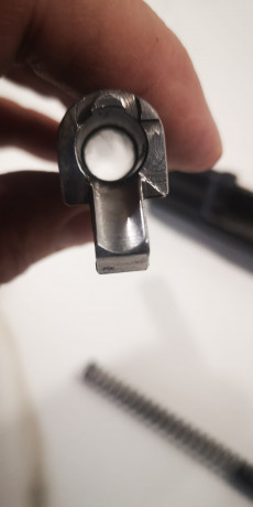 Pongo a la venta mi CZ de 9 mm, junto con el kit del 22 lr. con cachas Hogue. Cada una de las correderas 32