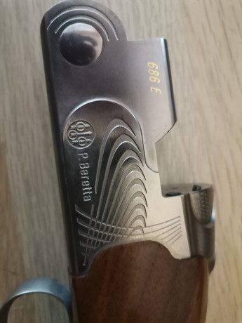 Escopeta superpuesta Beretta 686E 
Calibre 12
Cañon 76''
choques Dos y una estrellas 
Estado impecable
No 11
