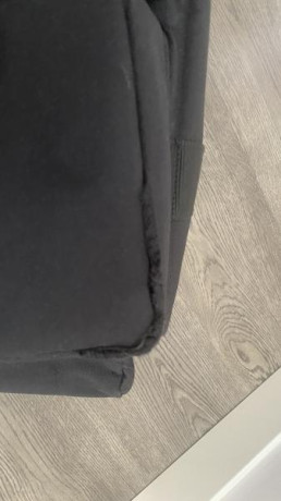 Vendo Bolso tiro XL Professional CED 

El bolso esta usado, buen estado excepto dos descosidos que tiene 30