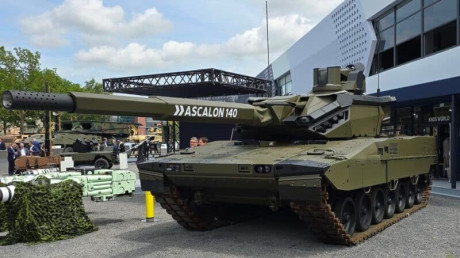 Saludos, carristas.

En la reciente feria Eurosatory 2022 han habido varias novedades en el tema de los 30