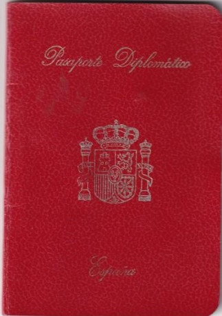  EN RECUERDO Y HOMENAJE A LOS QUE YA NO ESTÁN. 

Si pones en  GOOGLE    PASAPORTES EN LA MEMORIA   da 170