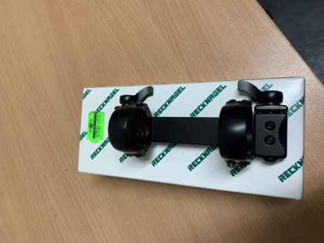 Hola, vendo monturas recknagel de 30mm para merkel helix. Perfecto estado. Le faltan dos tornillos. Precio 02