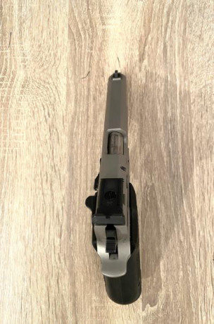 Se vende esta pistola SW modelo 5906 Target Champion, Performance Center, en 5 pulgadas de cañon, y en 51