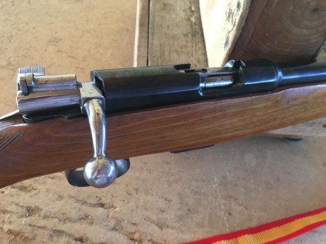 ¡¡Buenos días a todos!!
 Un amigo me pide que le anuncie para su venta una carabina Destroyer del calibre 00