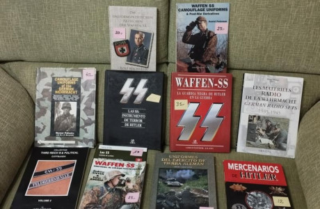 Vendo Libros uniformes alemanes WW2 , en Español, inglés y alemán,seminuevos, desde 20€ interesados más 20